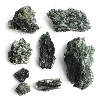 1PC 10-30g Pakistano Natūrali Žalioji Diopside Kristalai Šiurkštus Akmens Uolienų Mineralų Pavyzdys Brangakmenių, Mokymo, mokslinių Tyrimų Kolekcijos Dekoro