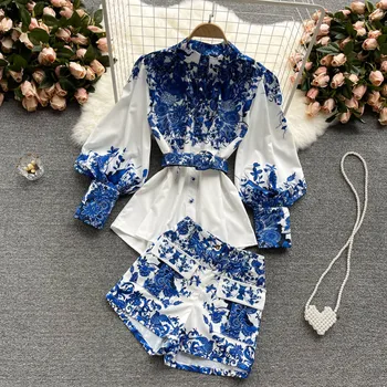 Palace stiliaus temperamentas kostiumas pavasario ir vasaros moters retro mėlynos ir baltos spalvos porceliano atspausdinta marškinėliai visas rungtynes, platus kojos šortai - 