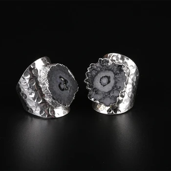 Didelis poliruoti pilka juoda geode krištolo akmens gabalas granulių žavesio atidaryti metalo wrap kalti keičiamo dydžio žiedas manžetai moters, vyro - 